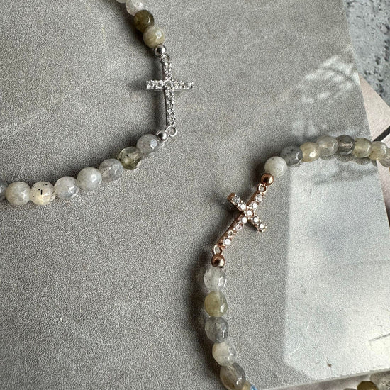 Armbånd Nikki pyrit - forgyldt Sterling silver kors - VIAMAJA.DK