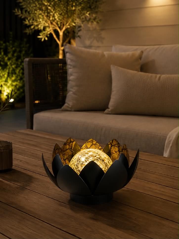 Lotus avec panneau solaire