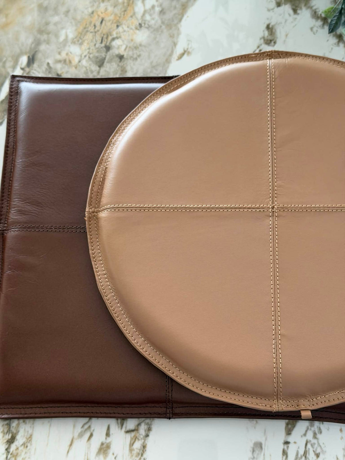 Coussin en cuir - Brun clair 38 cm