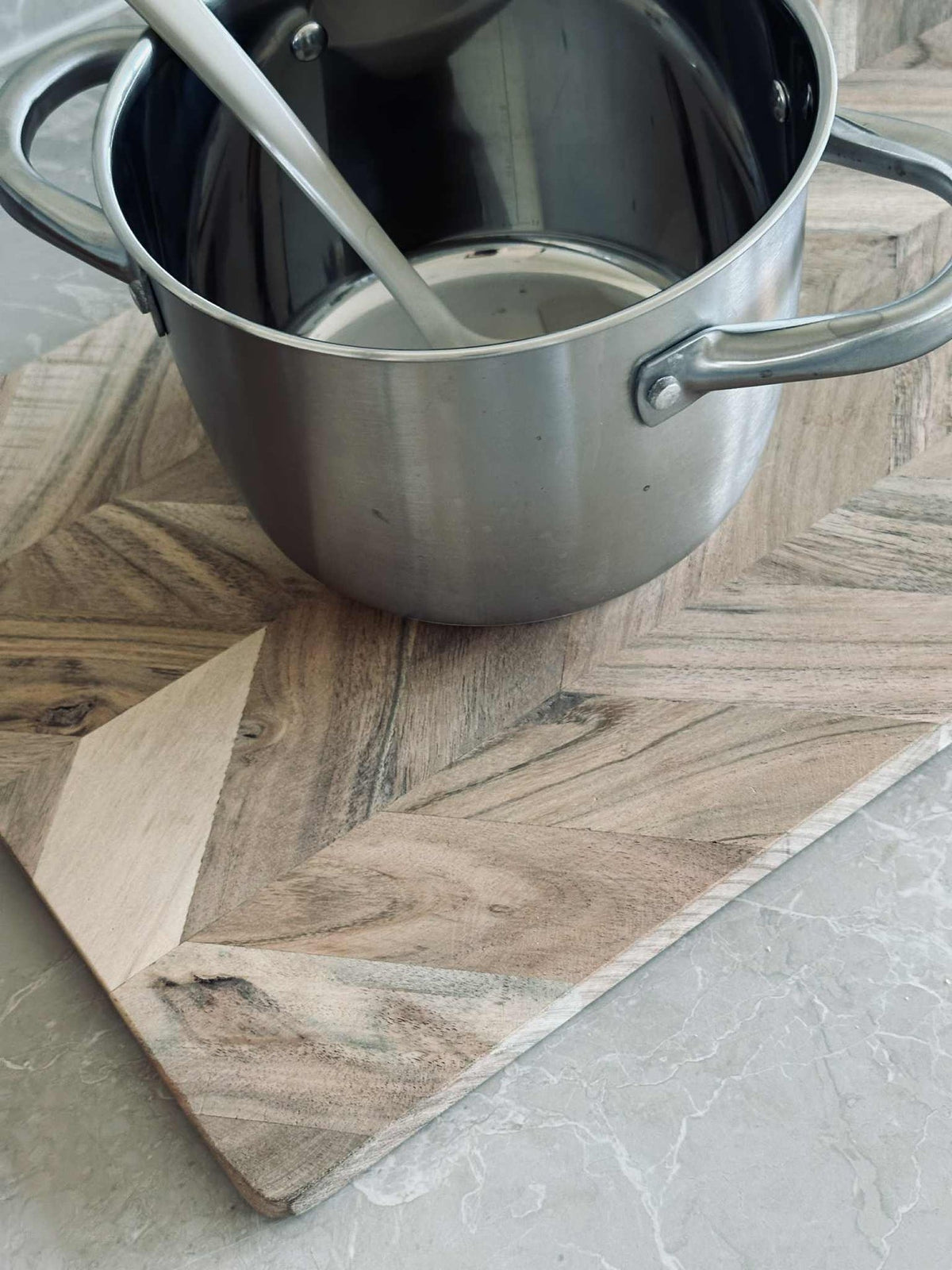 Planche à découper en chevrons - 50 cm. Sans huile