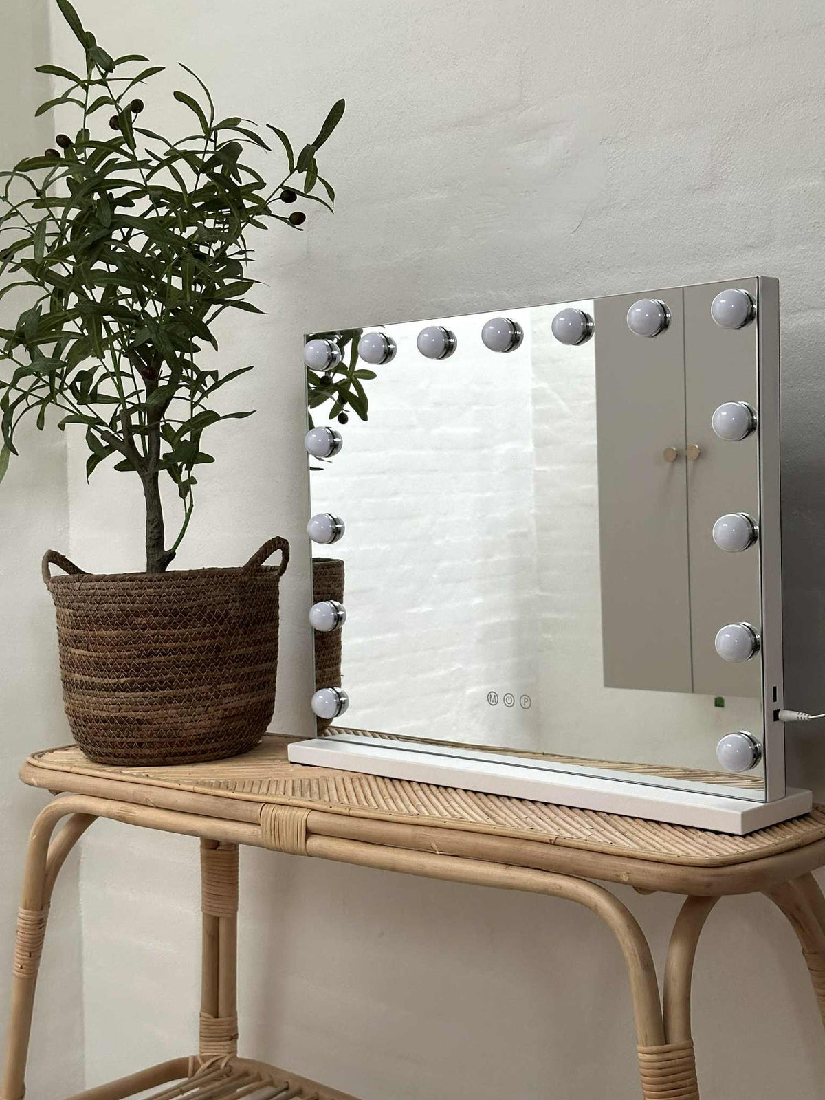 Miroir de maquillage Hollywood avec lumière