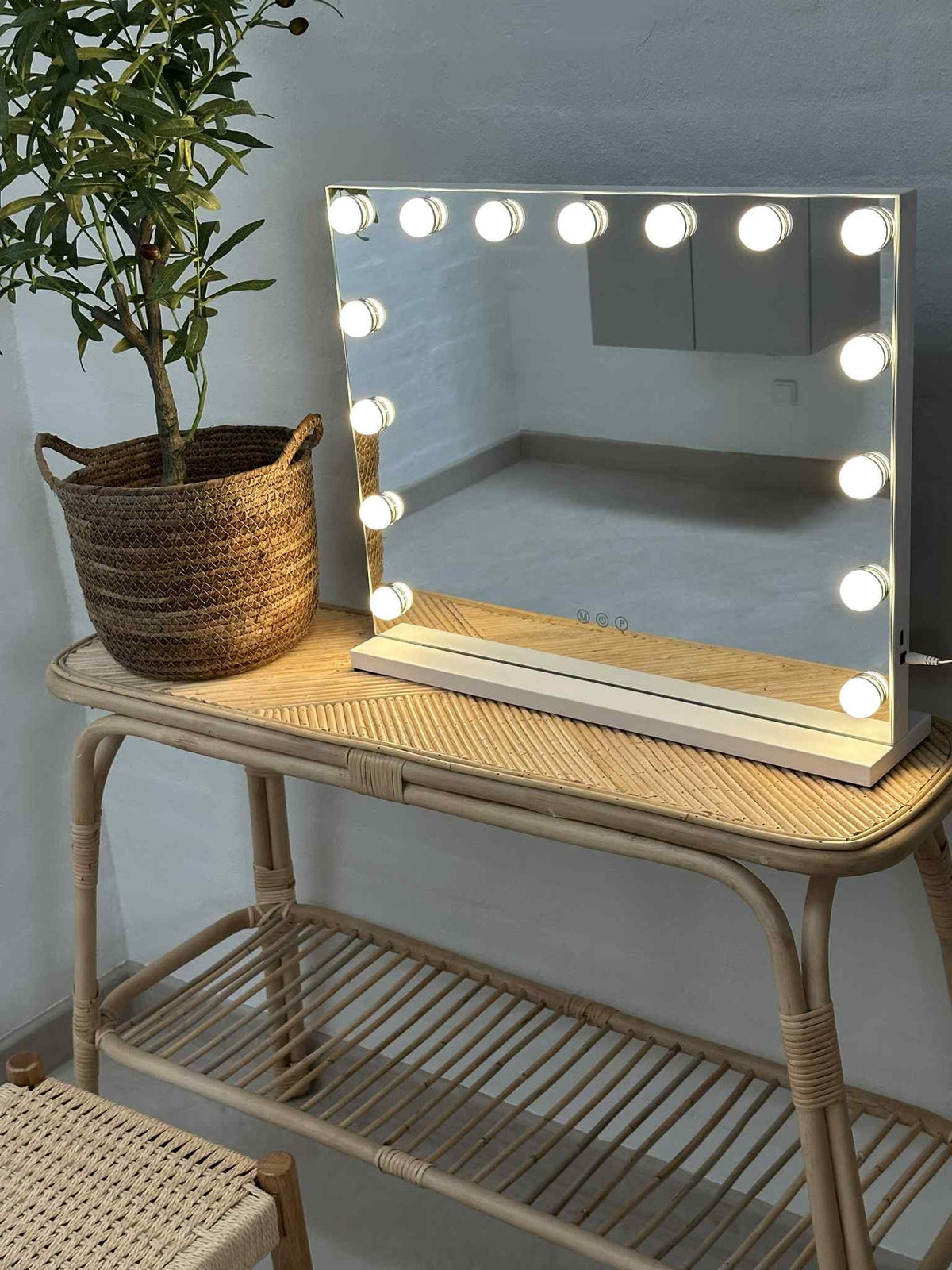 Miroir de maquillage Hollywood avec lumière