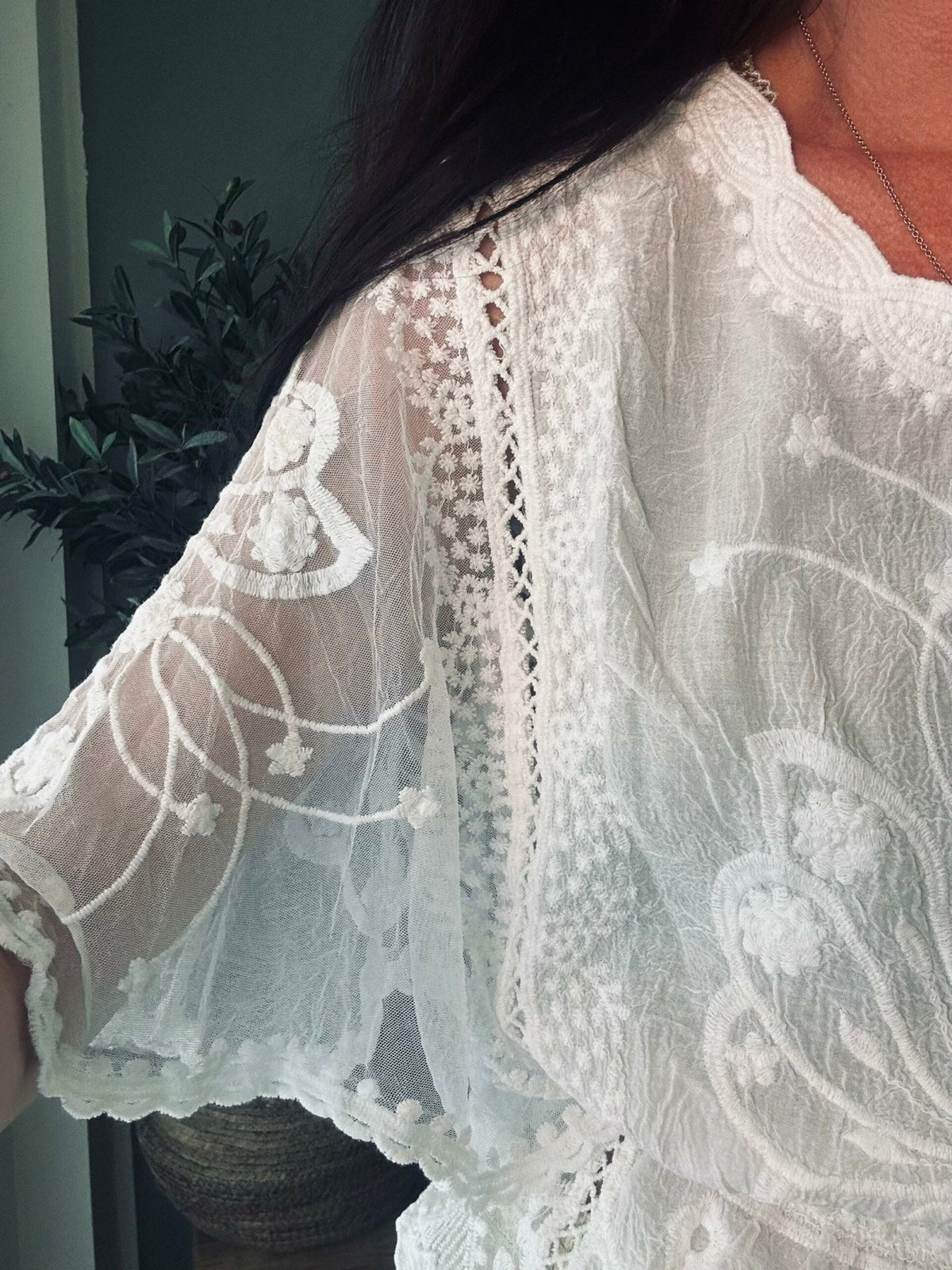 Bluse embroidered - White S/M - VIAMAJA.DK