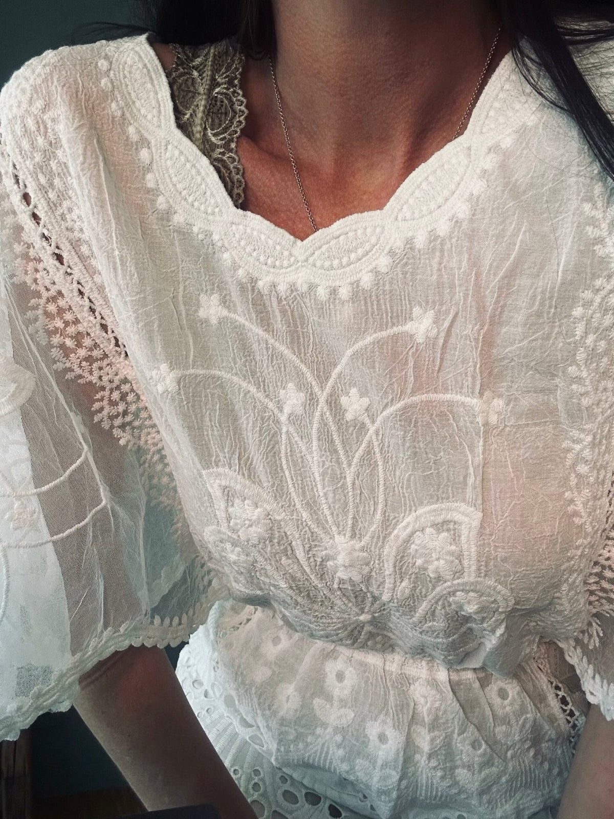 Bluse embroidered - White S/M - VIAMAJA.DK