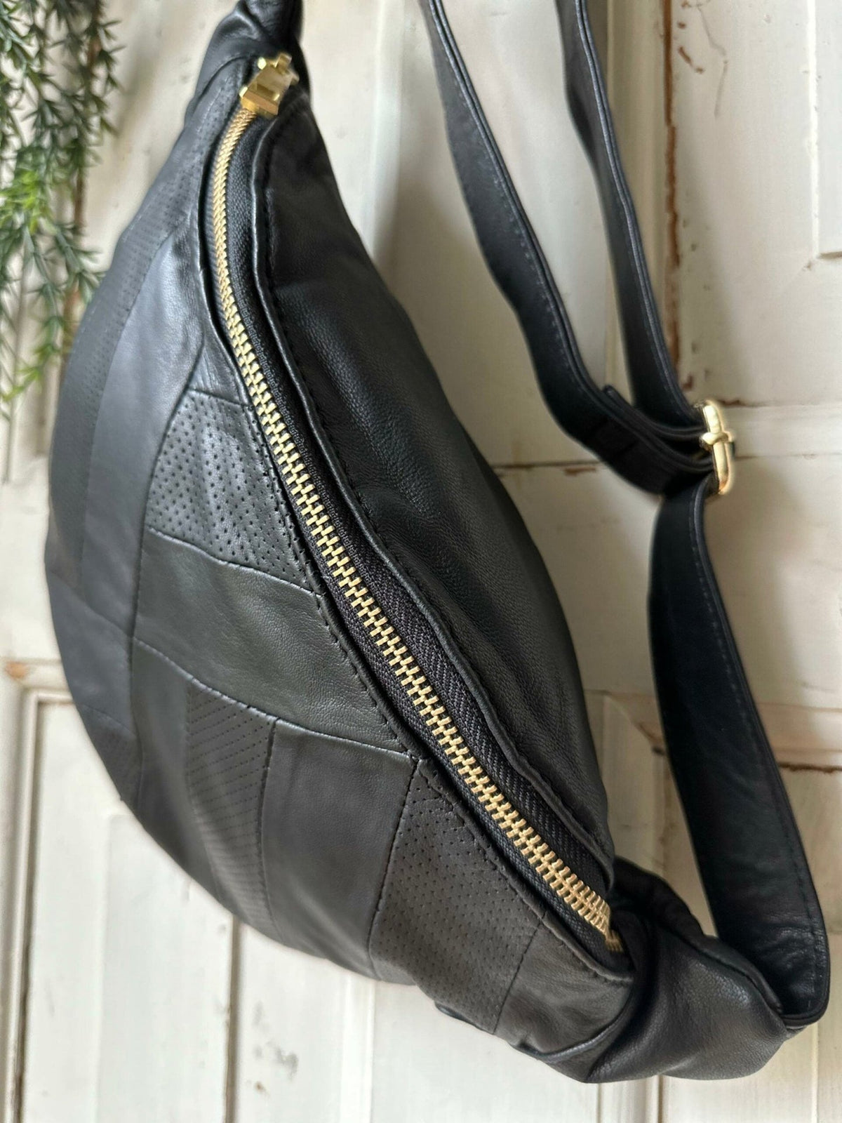 Bumbag Felina black / gold - VIAMAJA.DK