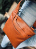 Sac bandoulière GRY – Cuir de veau ultra doux couleur cognac