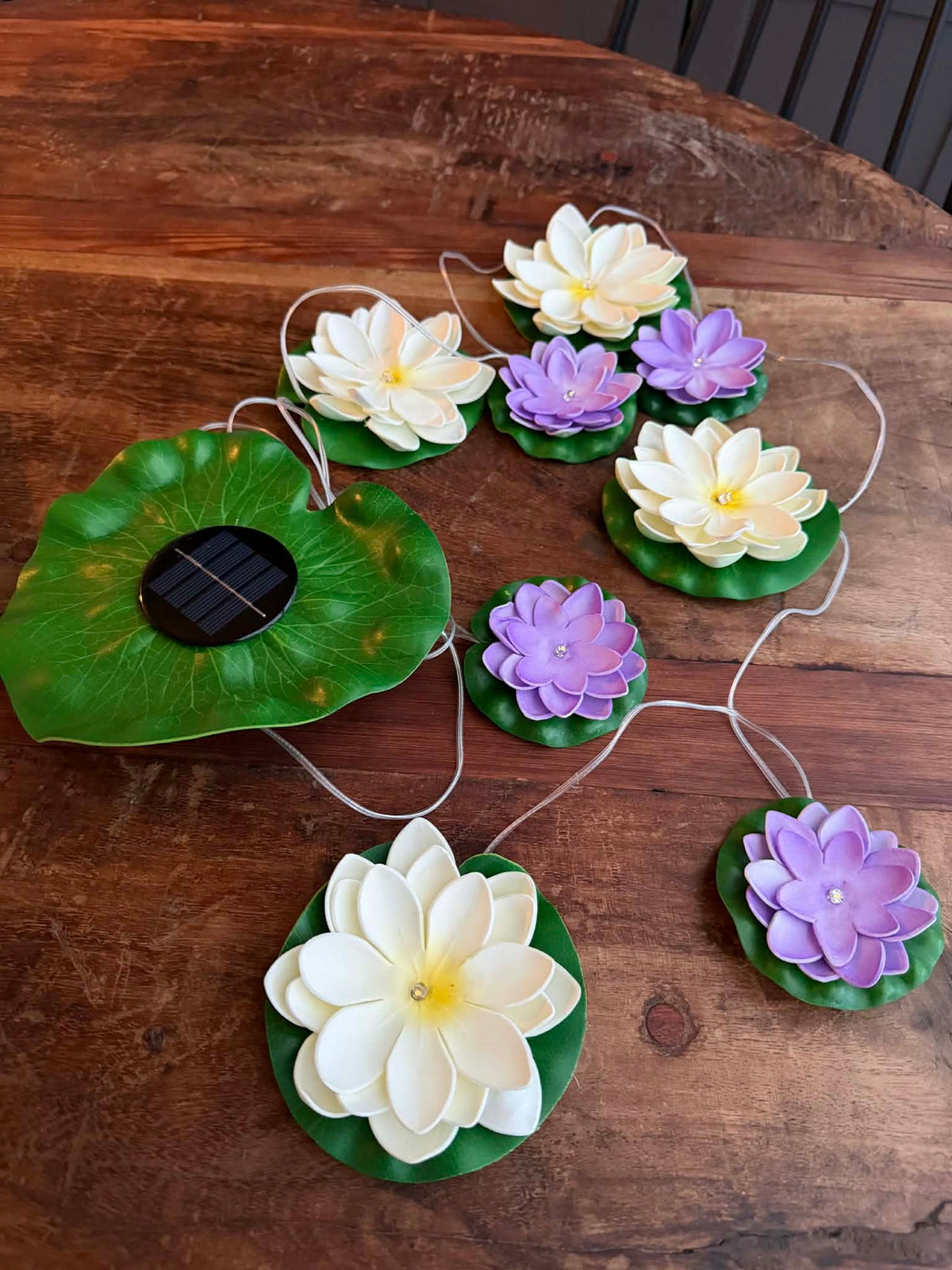 Chaîne Lotus avec Solar - 8 fleurs