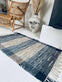 Gulvtæppe i flettet skind – 60x90cm Grå/blå med sølv - VIAMAJA.DK