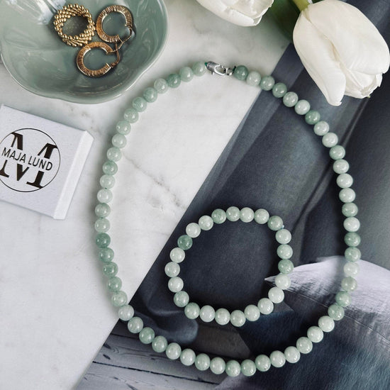 Collier Mary Jade vert avec perles rondes et fermoir