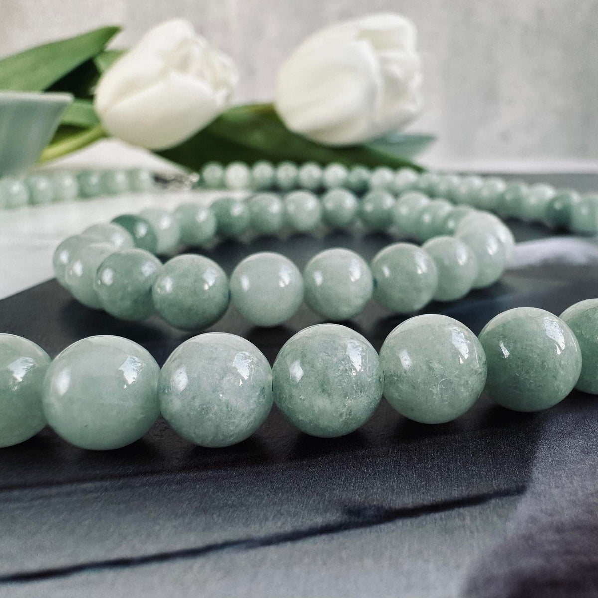 Collier Mary Jade vert avec perles et fermeture élastique