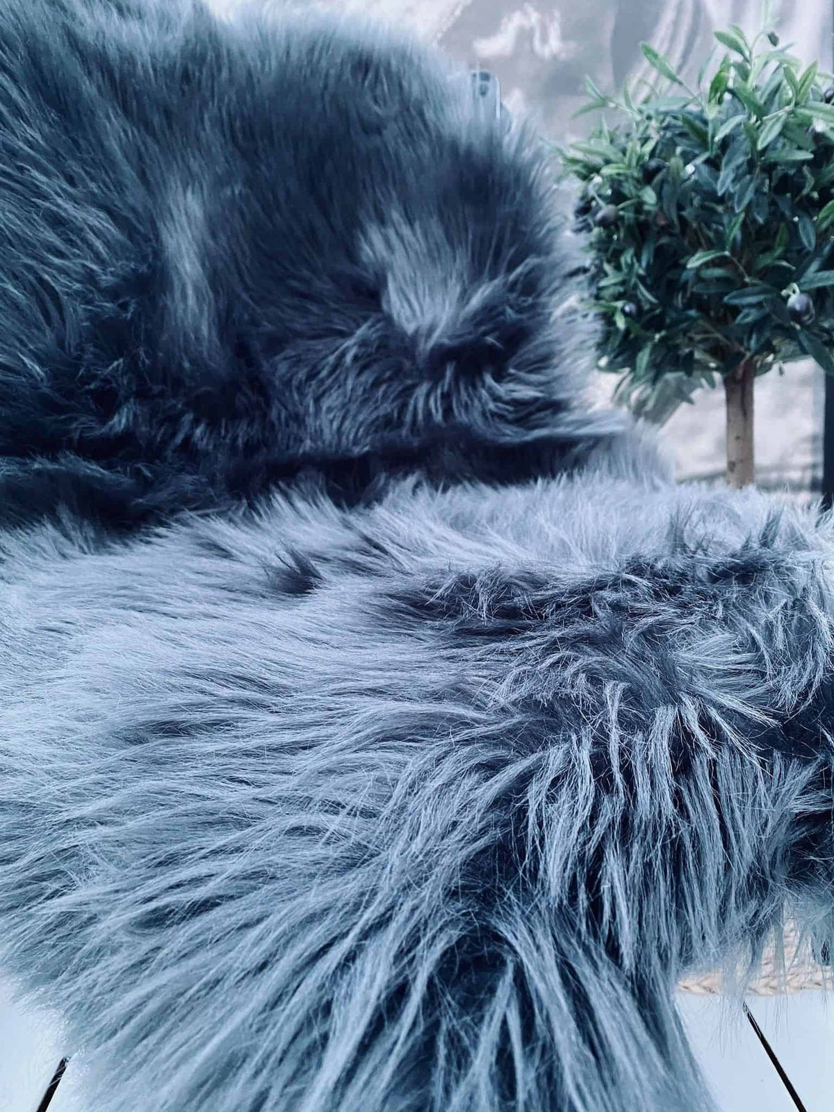 Imiteret Dark Grey pels - VIAMAJA.DK