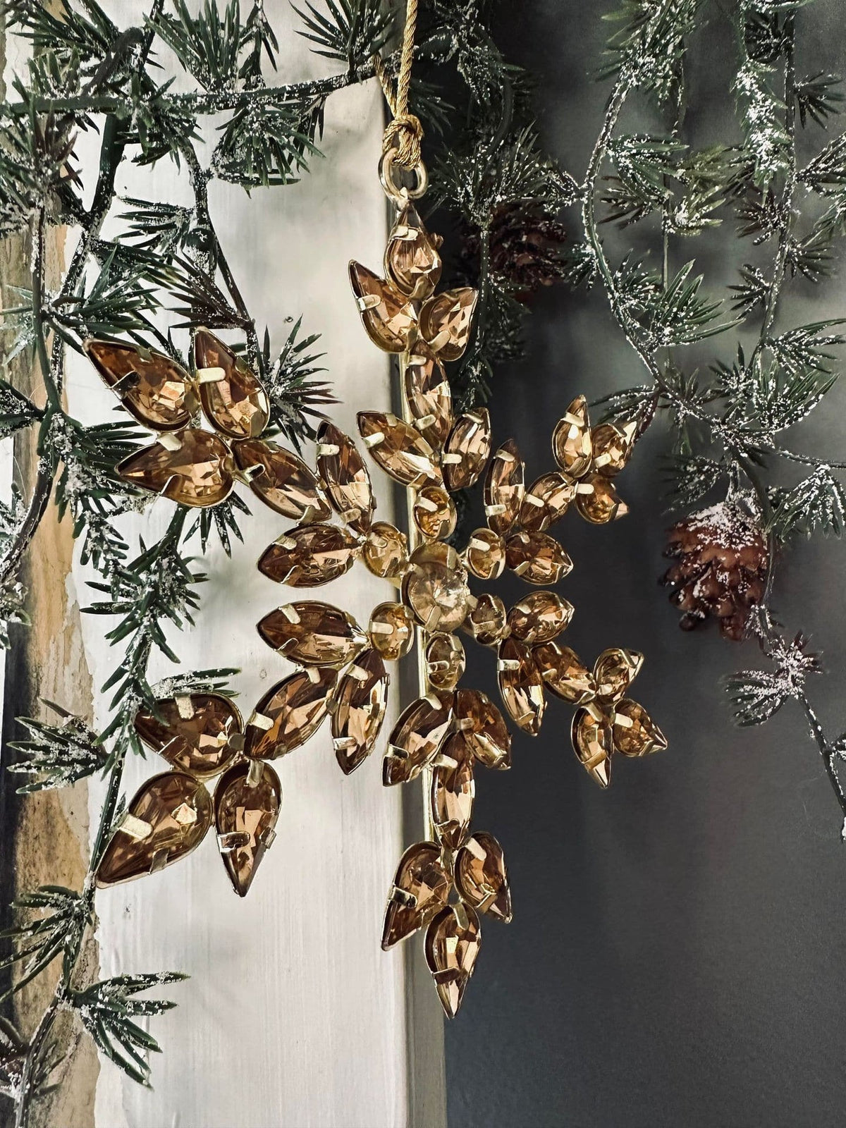Juleophæng Snefnug mix guld m. sten 10cm - VIAMAJA.DK