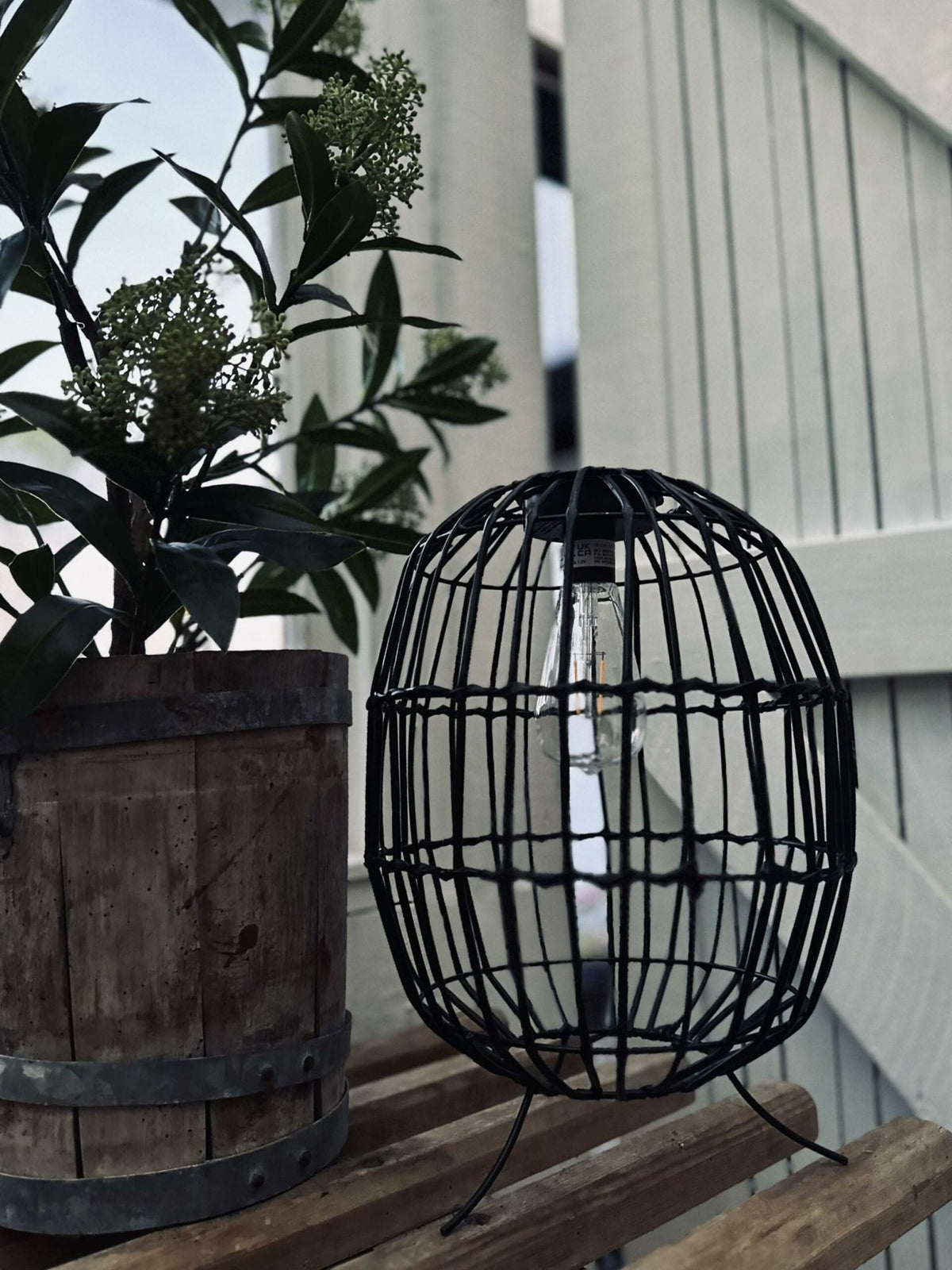 Lanterne med solceller - VIAMAJA.DK
