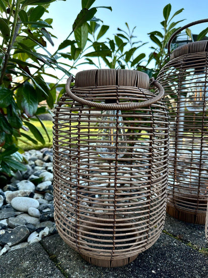 Lanterne med solceller Molly – Stor - VIAMAJA.DK