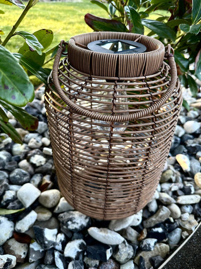 Lanterne med solceller Molly – Stor - VIAMAJA.DK
