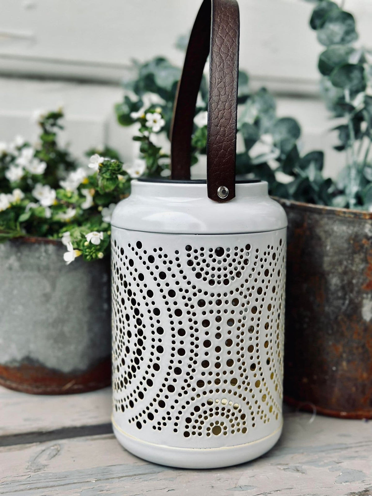 Lanterne med solceller - White metal - VIAMAJA.DK