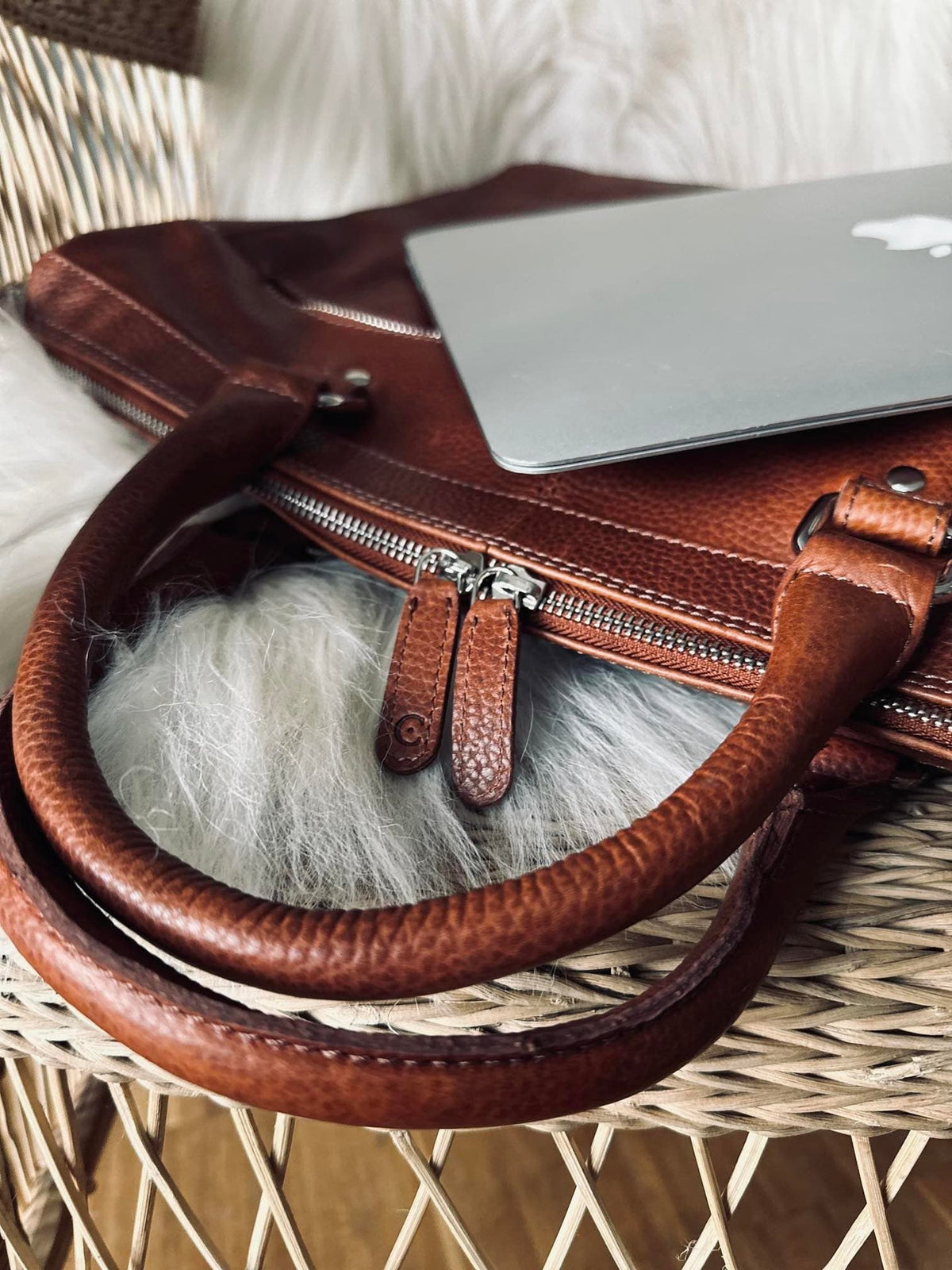 Laptop / arbejdstaske Maisy Deep Cognac - VIAMAJA.DK