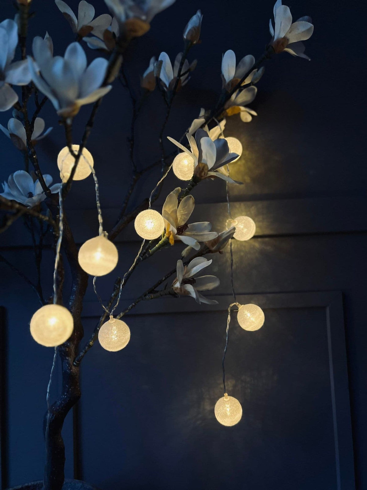 Lyskæde deko med 10 led kugler - batteriboks - VIAMAJA.DK