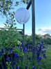 Boule lumineuse avec panneaux solaires