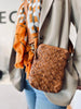 Sac pour téléphone portable - Motif tressé cognac unique