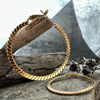 Boucles d’oreilles Hallie twist hoop 50 mm - plaqué or
