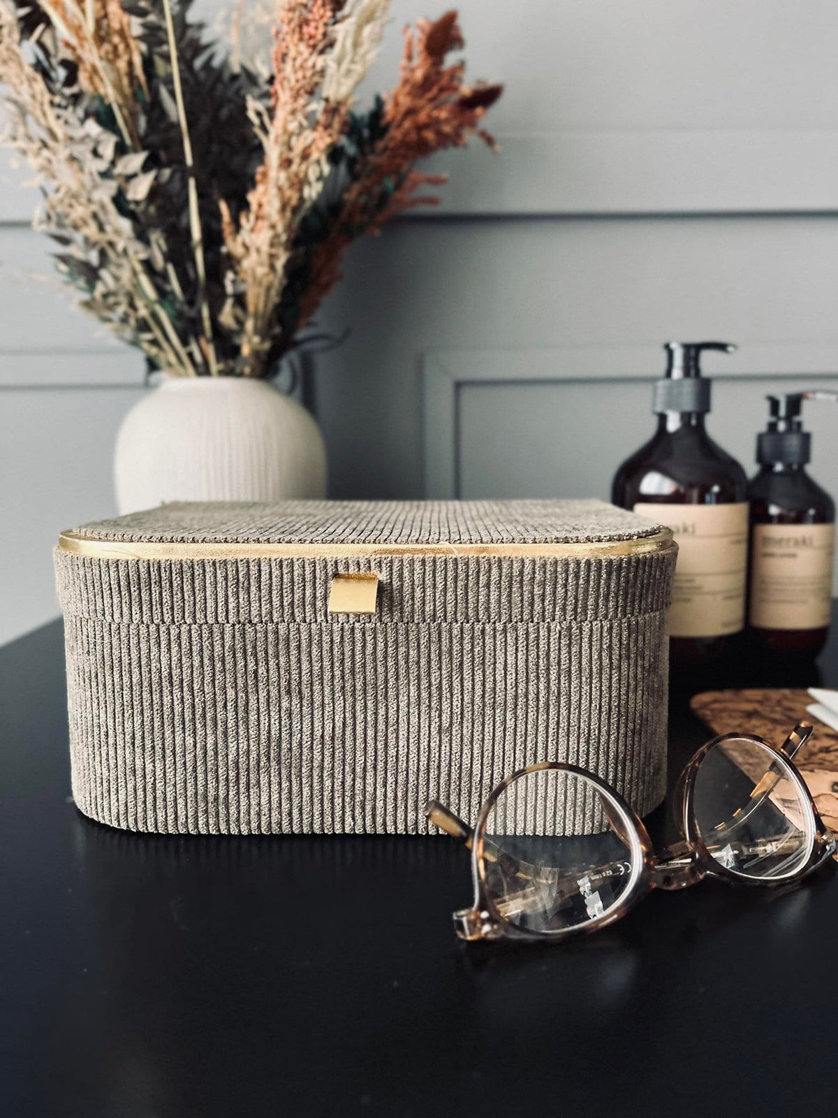 Smykkebox - Taupe med guld - VIAMAJA.DK