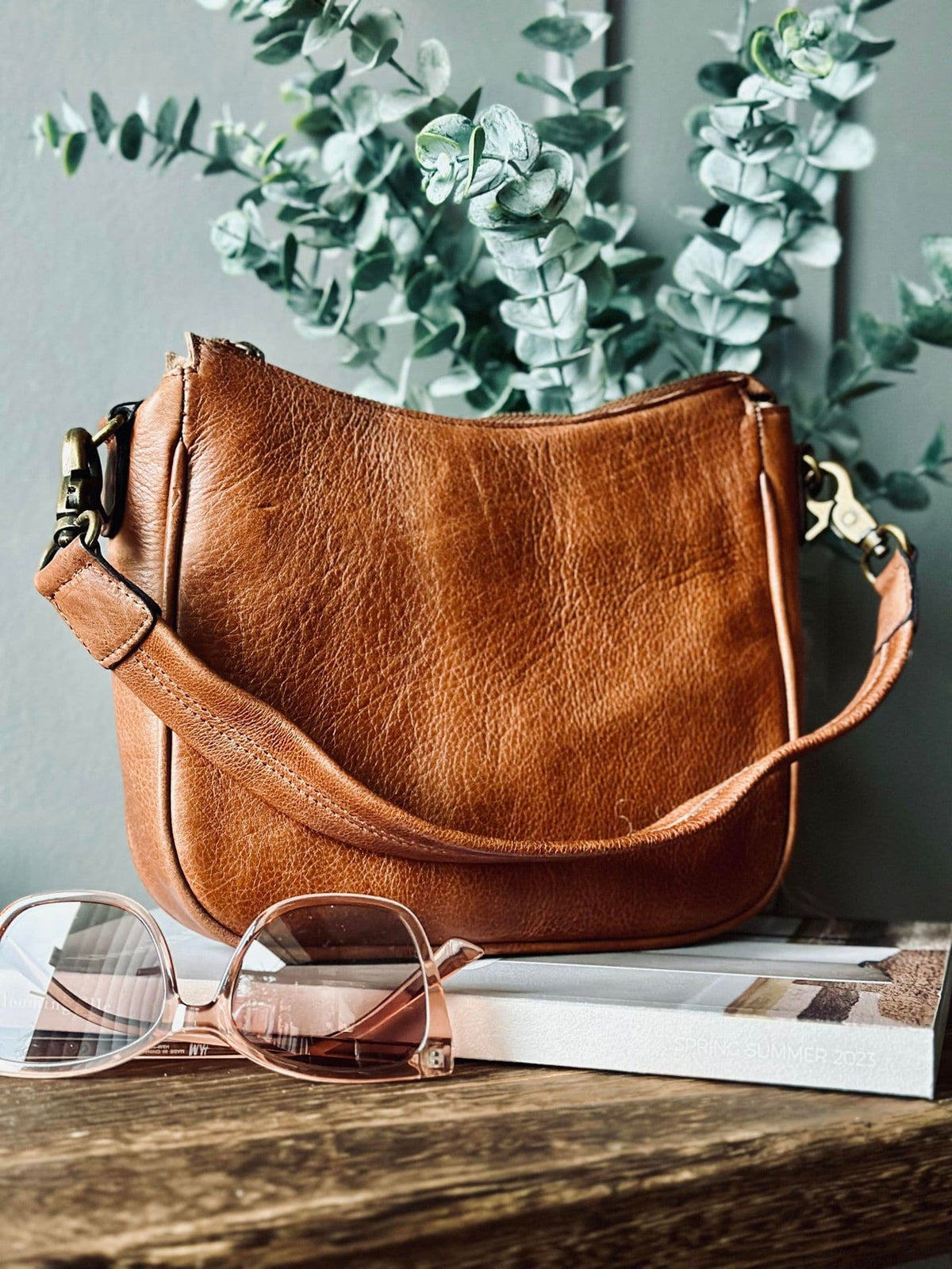 Taske Dicte walnut m. 2 taskeremme - VIAMAJA.DK