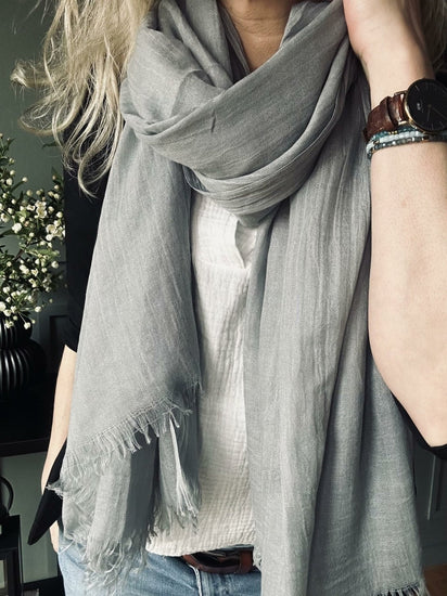 Tørklæde Simple grey - VIAMAJA.DK