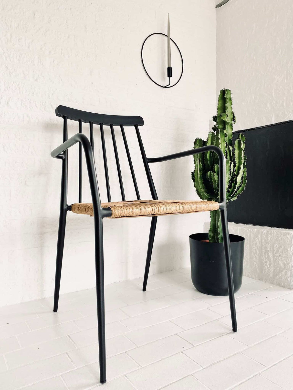 Tremmestol i sort aluminium / rattan - VIAMAJA.DK
