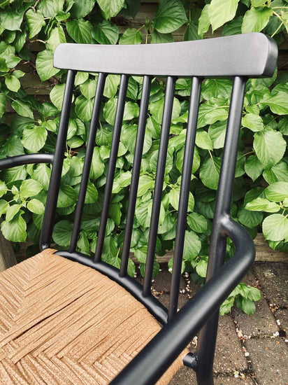 Tremmestol i sort aluminium / rattan - VIAMAJA.DK