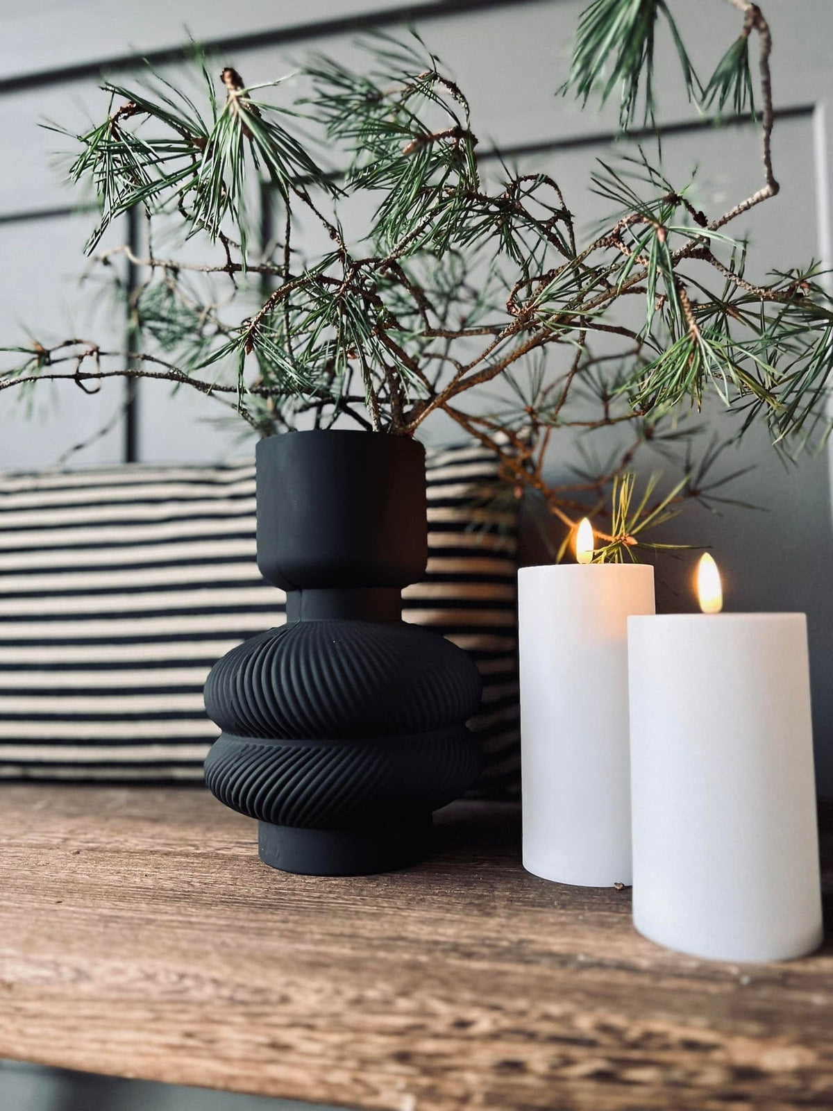 Vase i sort glas - VIAMAJA.DK